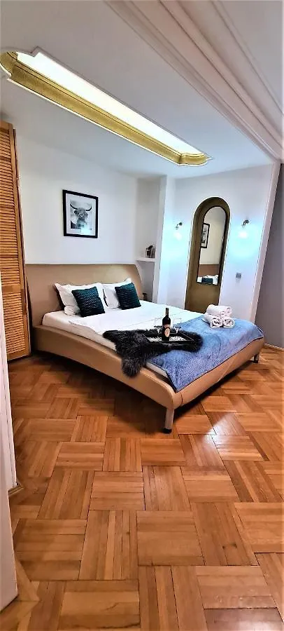 Central Arghezi Art Deco Apartment Piata Universitatii Boekarest Roemenië