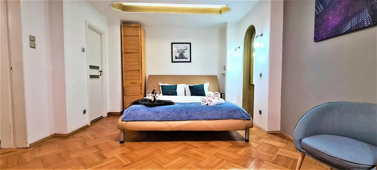Central Arghezi Art Deco Apartment Piata Universitatii Bucharest