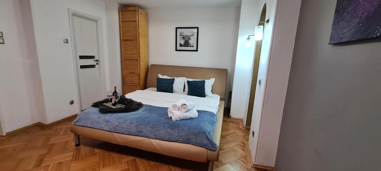 Central Arghezi Art Deco Apartment Piata Universitatii Bucharest Romania
